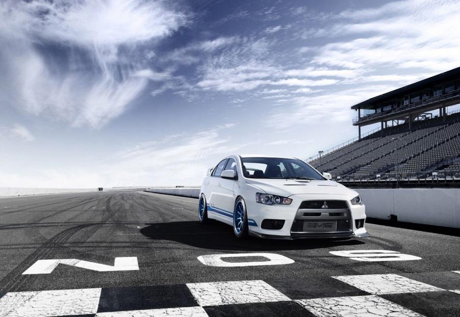  Mitsubishi 311RS Evolution X 2013 года  (фото 6 из 6)